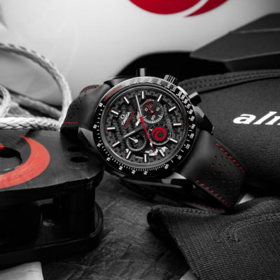 OMEGA e ALINGHI celebrano la loro partnership con un nuovo Speedmaster