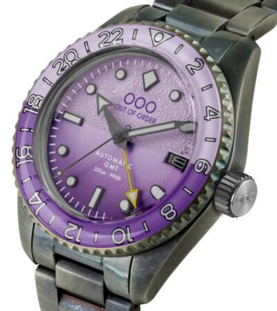 DARK VIOLET AUTOMATIC GMT – ULTRA DISTRESSED selezionato dal GPHG